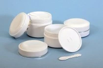 200ml Plastikglas (PP) in weißer Farbe mit Deckel, Teelöffel und Plastikdichtung