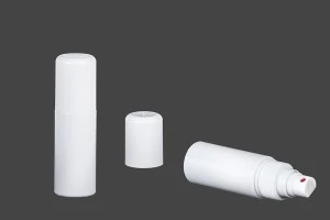 Bottiglia di plastica bianca da 50 ml con spruzzatore per sostanze leggermente oleose e tappo bianco - PP 28.-1