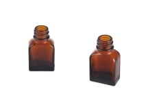 Μπουκαλάκι γυάλινο 8 ml καραμελέ με μαύρο πλαστικό καπάκι και τάπα Μπουκαλάκι γυάλινο 8 ml καραμελέ με μαύρο πλαστικό καπάκι και τάπα