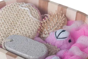 Coffret cadeau - accessoires de salle de bain dans un panier en bois-2