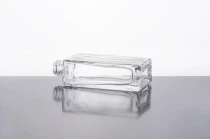 Flacon de parfum en verre rectangulaire de 60 ml Flacon de parfum en verre rectangulaire de 60 ml