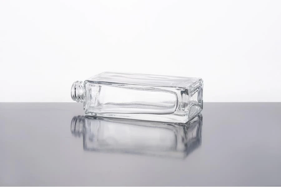 Flacon de parfum en verre rectangulaire de 60 ml Flacon de parfum en verre rectangulaire de 60 ml