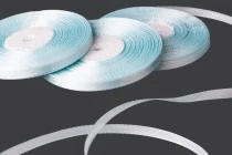 Nastro di raso per decorazione, largo 6 mm, disponibile in vari colori - 50 metri per pezzo. Nastro di raso per decorazione, largo 6 mm, disponibile in vari colori - 50 metri per pezzo.