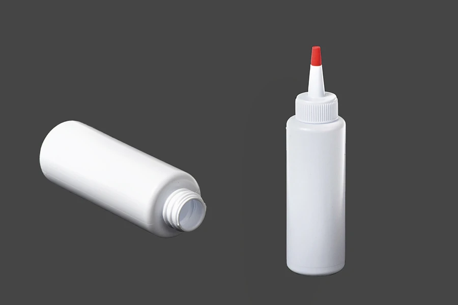 Kunststoffflasche 100 ml mit ''Spitze'' und Schraubverschluss Kunststoffflasche 100 ml mit ''Spitze'' und Schraubverschluss
