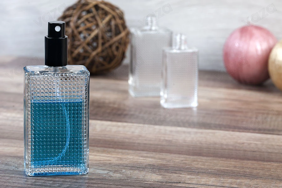 Bottiglia di vetro sagomato per profumi da 90 ml (18/415). Bottiglia di vetro sagomato per profumi da 90 ml (18/415).-gruppo_immagini