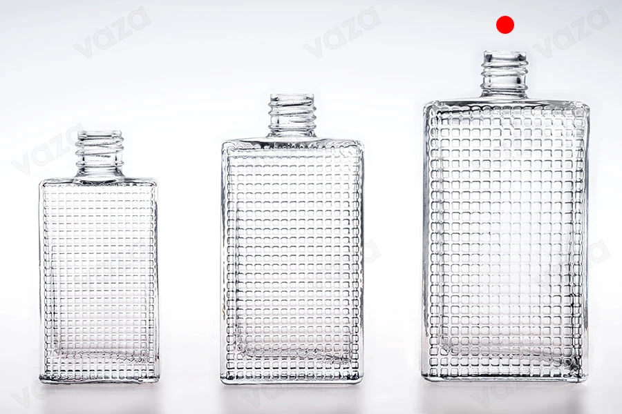Bottiglia di vetro sagomato per profumi da 90 ml (18/415). Bottiglia di vetro sagomato per profumi da 90 ml (18/415).-gruppo_immagini