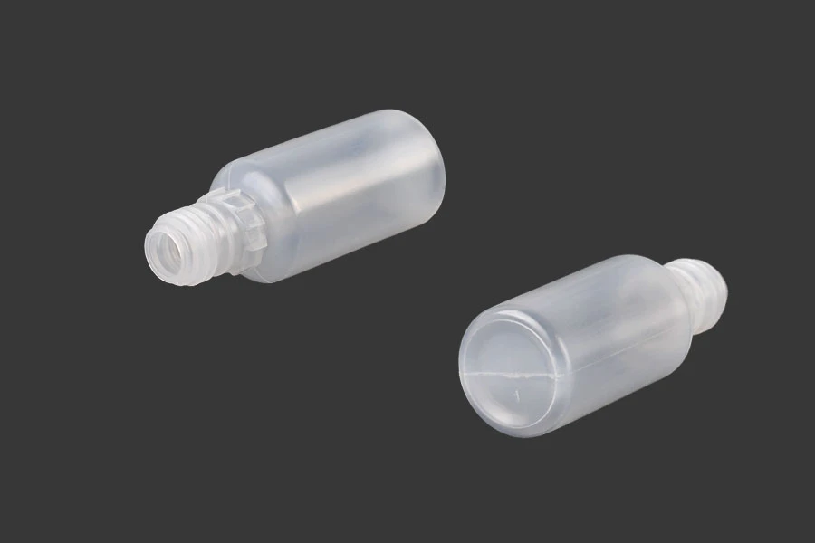 Bottiglietta di plastica da 15 ml con tappo CRC e contagocce per sigarette elettroniche - 50 pezzi.