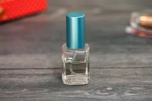 Glasparfümflakon 30 ml (18/415) in quadratischer Form-7