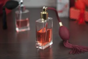 Flacon de parfum en verre rectangulaire de 60 ml-8