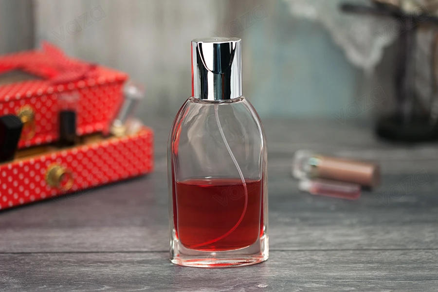 Flacon en verre 100 ml avec vaporisateur en aluminium argenté et couvercle Flacon en verre 100 ml avec vaporisateur en aluminium argenté et couvercle-photo_groupe