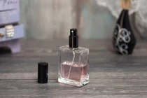 Ορθογώνια πλακέ φιάλη αρωματοποιίας 100 ml (18/415) Ορθογώνια πλακέ φιάλη αρωματοποιίας 100 ml (18/415)