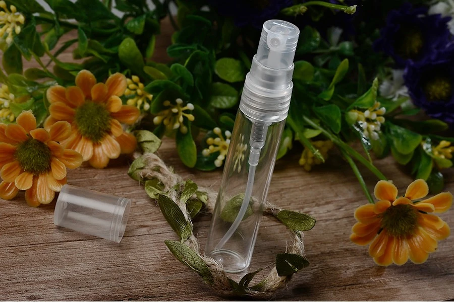 Mini Zerstäuber 5ml aus Glas mit Kunststoffdeckel Mini Zerstäuber 5ml aus Glas mit Kunststoffdeckel