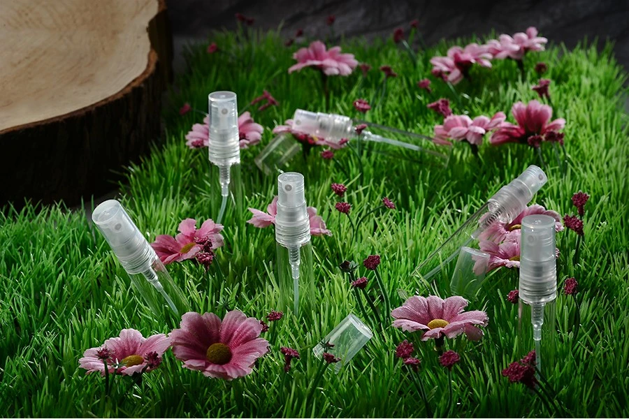 Mini Zerstäuber 5ml aus Glas mit Kunststoffdeckel Mini Zerstäuber 5ml aus Glas mit Kunststoffdeckel