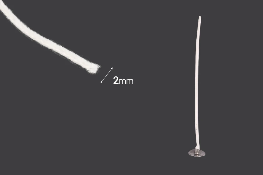 Stoppini in cotone per candele - rotolo da 60 metri (diametro 2 mm) Stoppini in cotone per candele - rotolo da 60 metri (diametro 2 mm)