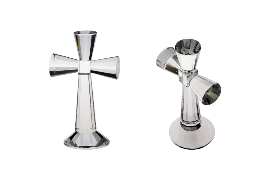 Kristallkreuz mit Sockel - Höhe 17 cm Kristallkreuz mit Sockel - Höhe 17 cm