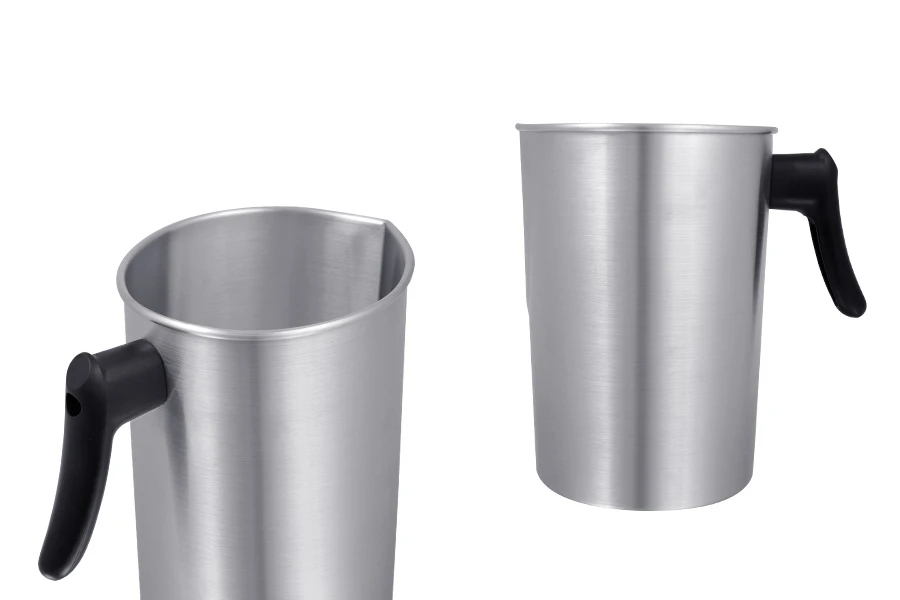 Ustensile en aluminium de 2600 ml avec poignée Ustensile en aluminium de 2600 ml avec poignée