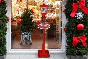 Διακοσμητικό χριστουγεννιάτικο φανάρι με φως και μουσική - ύψος 180 cm-3