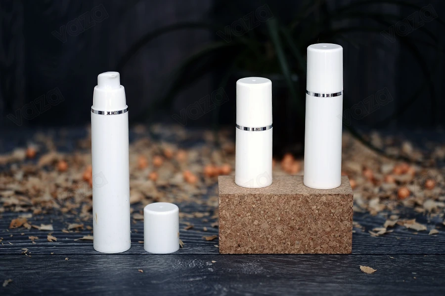 Μπουκαλάκι airless για κρέμα 50 ml πλαστικό λευκό με ασημί ρίγα Μπουκαλάκι airless για κρέμα 50 ml πλαστικό λευκό με ασημί ρίγα-εικόνα_σύνθεση