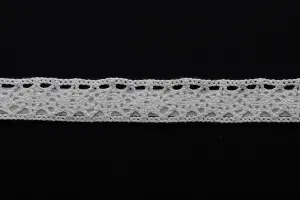 Spitze in Farbe weiß Breite 12mm mit Klebeband - 4,6 Meter Stück-1