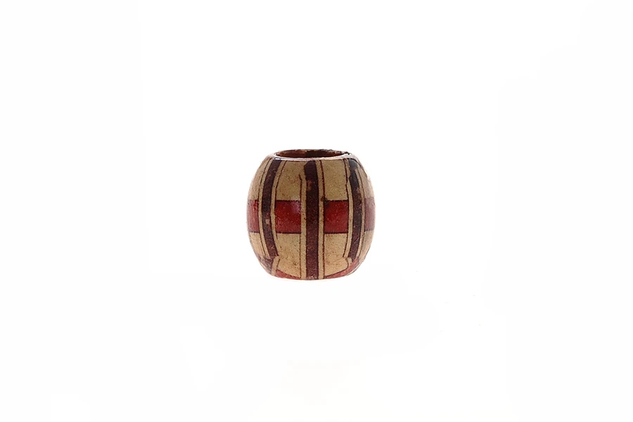 Perle en bois peinte aux dimensions 14 x 15 mm