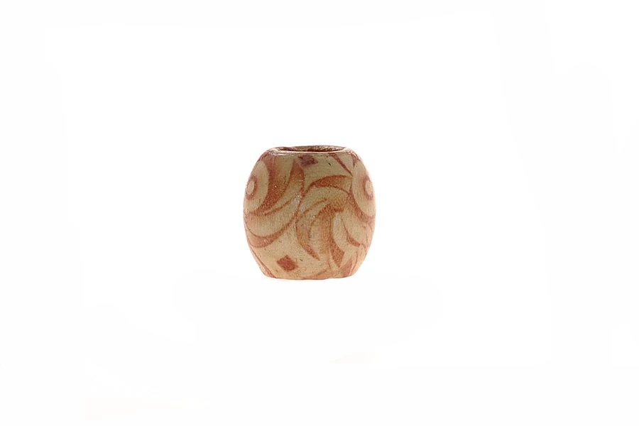 Perle en bois peinte aux dimensions 14 x 15 mm