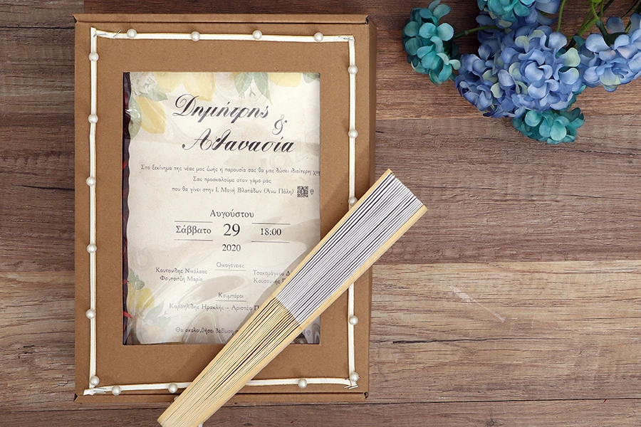 Eventails en bois pour les faveurs et la décoration des mariages et des baptêmes - emballage individuel Eventails en bois pour les faveurs et la décoration des mariages et des baptêmes - emballage individuel-εικόνα_σύνθεση