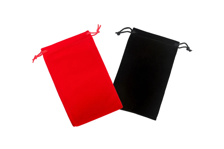 Πουγκάκι βελουτέ με διάσταση 100x160 mm σε διάφορα χρώματα - 50 τμχ Πουγκάκι βελουτέ με διάσταση 100x160 mm σε διάφορα χρώματα - 50 τμχ