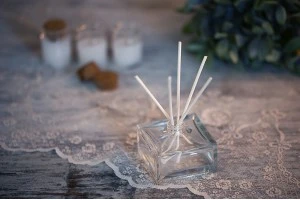 Bouteille carrée en verre de 70 ml-3
