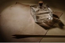Μπουκαλάκι γυάλινο τετράγωνο 70 ml Μπουκαλάκι γυάλινο τετράγωνο 70 ml