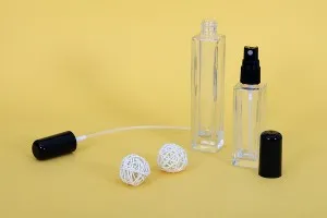 Bottiglia di profumo da 30 ml in vetro con corpo quadrato 18/415-3