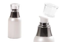 Bottiglia airless da 50 ml con pompetta per crema e tappo trasparente.