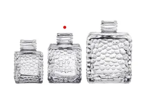 100 ml quadratische Glasflasche (PP 28) mit geprägtem Design für Lufterfrischer-3