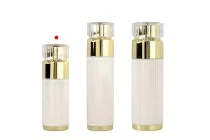 Ακρυλικό airless μπουκάλι 30 ml πολυτελείας με αντλία κρέμας και ακρυλικό καπάκι Ακρυλικό airless μπουκάλι 30 ml πολυτελείας με αντλία κρέμας και ακρυλικό καπάκι