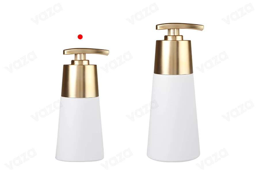 Flacon en plastique PET 200 ml blanc mat avec pompe dorée mate Flacon en plastique PET 200 ml blanc mat avec pompe dorée mate-εικόνα_σύνθεση