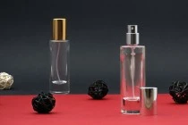 Φιάλη αρωμάτων 30 ml διάφανη με σπρέι και καπάκι αλουμινίου Φιάλη αρωμάτων 30 ml διάφανη με σπρέι και καπάκι αλουμινίου