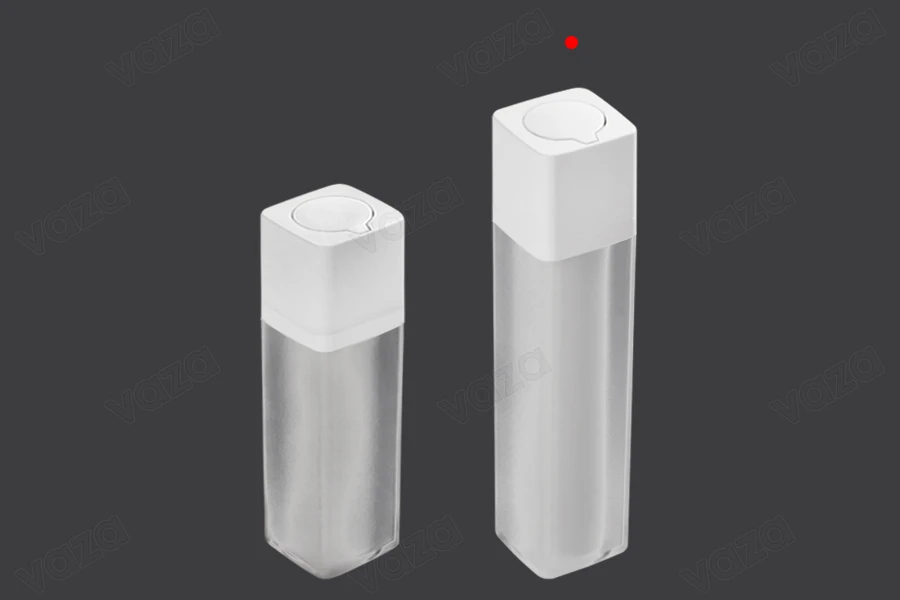 La bottiglietta airless è in acrilico, ha una capacità di 50 ml e dispone di una pompetta bianca. La bottiglietta airless è in acrilico, ha una capacità di 50 ml e dispone di una pompetta bianca.-gruppo_immagini