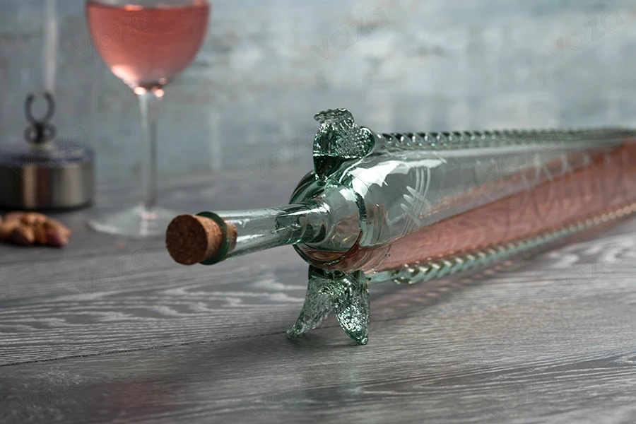 Bouteille en verre soufflé de 470 ml en forme d'esturgeon 70 cm avec bouchon naturel-photo_dimensions