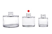 Bottiglia di vetro cilindrica da 100 ml, adatta per profumatori d'ambiente. Bottiglia di vetro cilindrica da 100 ml, adatta per profumatori d'ambiente.