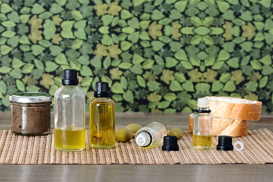 Petite bouteille en verre transparent pour une portion d'huile d'olive de 20 ml Petite bouteille en verre transparent pour une portion d'huile d'olive de 20 ml-εικόνα_σύνθεση