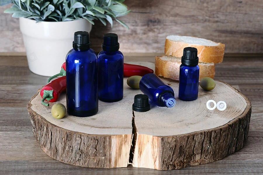Petite bouteille en verre bleu pour huile d’olive de 20 ml-photo_groupe