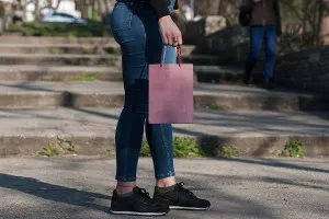 Σακούλα χάρτινη με χερούλι 180x100x250 mm σε διάφορα χρώματα-2
