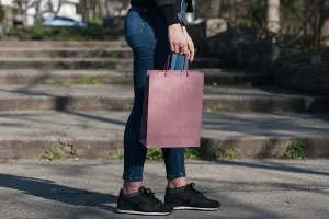 Σακούλα χάρτινη με χερούλι 250x100x330 mm σε διάφορα χρώματα-2