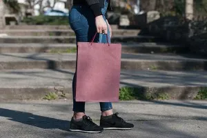 Σακούλα χάρτινη με χερούλι 315x105x420 mm σε διάφορα χρώματα-2