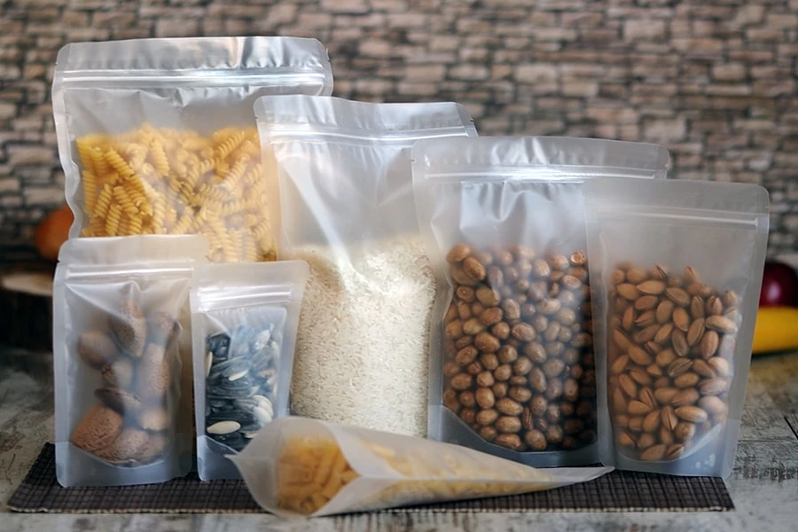 Sachets transparents de type Doypack avec fermeture zip et possibilité de fermeture parthermoscellage 200 x 50 x 300 mm - 50 pcs