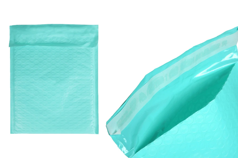 Envelopes with airplast 17x23 cm in bright green matte color