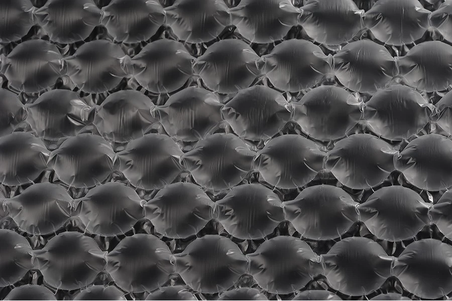 Papier bulle de 30 mm. Se vend par pièce d'une longueur de 18m de long et d'une largeur de 330mm Papier bulle de 30 mm. Se vend par pièce d'une longueur de 18m de long et d'une largeur de 330mm-photo_dimensions