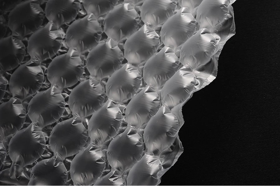 Papier bulle de 30 mm. Se vend par pièce d'une longueur de 18m de long et d'une largeur de 330mm Papier bulle de 30 mm. Se vend par pièce d'une longueur de 18m de long et d'une largeur de 330mm-photo_produit