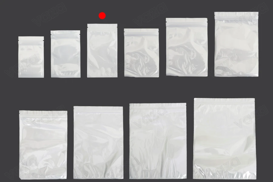 Sachets en plastique 90 x 160 mm avec fermeture éclair, dos blanc et face transparente - 100 pcs Sachets en plastique 90 x 160 mm avec fermeture éclair, dos blanc et face transparente - 100 pcs-photo_groupe