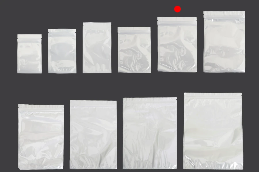 Σακουλάκια πλαστικά 150x220 mm με κλείσιμο zip, λευκή πίσω όψη και διάφανο μπροστά - 100 τμχ Σακουλάκια πλαστικά 150x220 mm με κλείσιμο zip, λευκή πίσω όψη και διάφανο μπροστά - 100 τμχ