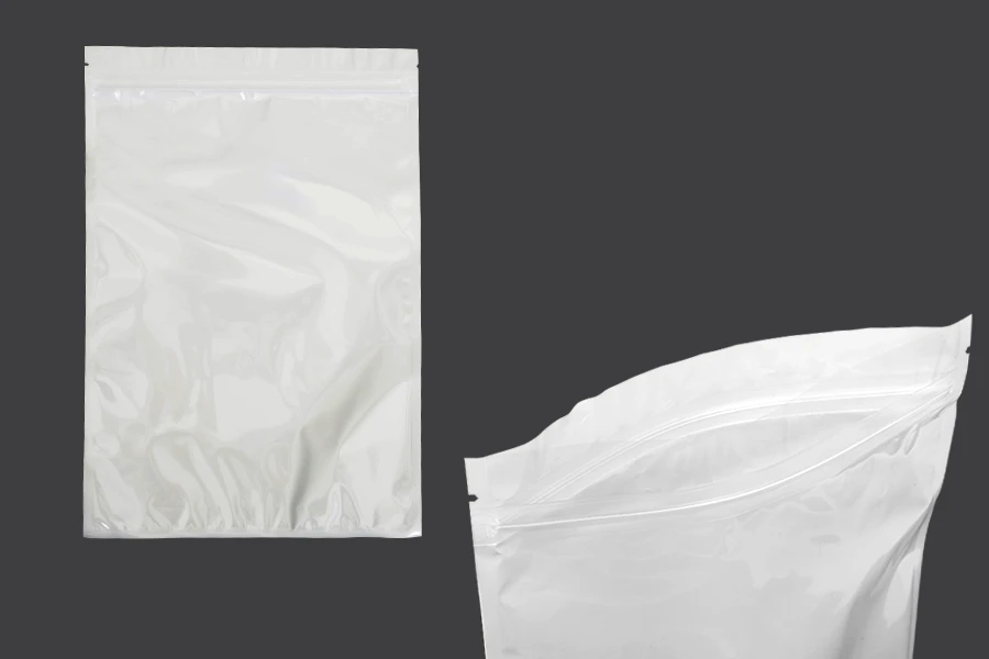 Σακουλάκια πλαστικά 220x320 mm με κλείσιμο zip, λευκή πίσω όψη και διάφανο μπροστά - 100 τμχ Σακουλάκια πλαστικά 220x320 mm με κλείσιμο zip, λευκή πίσω όψη και διάφανο μπροστά - 100 τμχ